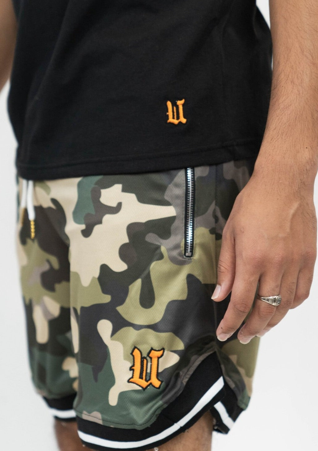 セール正規品 APPLEBUM/ Pixel Camo Basketball Shorts - メンズ